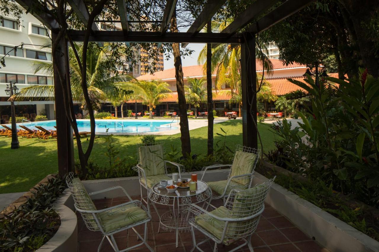 Hotel Cortez Santa Cruz de La Sierra Bagian luar foto